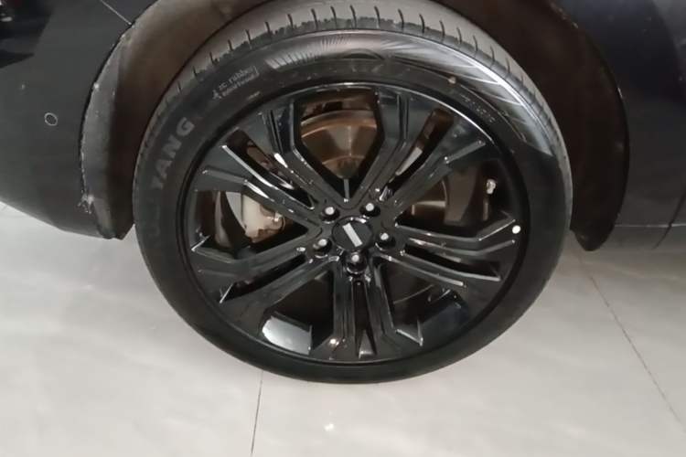 Used Wey VV5 2017 2.0T Flagship Edition Left Front Wheel Hub