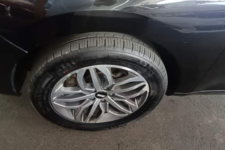 Used Wey VV5 2017 2.0T Ultra-Luxury Version Left Front Wheel Hub