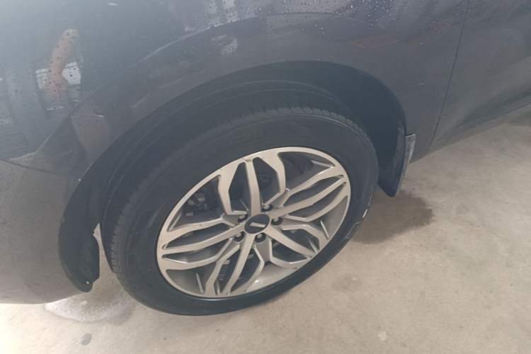 Used Wey VV5 2017 2.0T Ultra-Luxury Version Left Front Wheel Hub