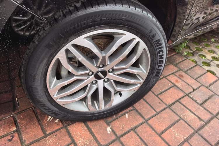 Used Wey VV5 2017 2.0T Ultra-Luxury Version Left Front Wheel Hub