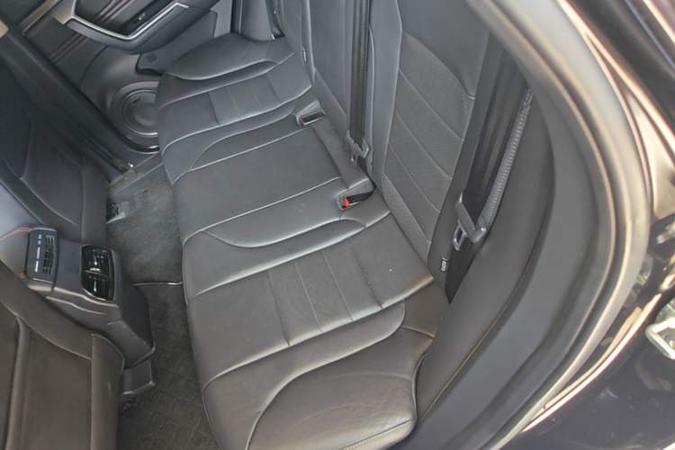 Used Wey VV5 2017 2.0T Ultra-Luxury Version Left Rear Seat