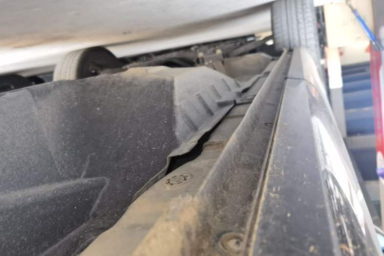 Used Wey VV5 2017 2.0T Flagship Edition Left Side Sill