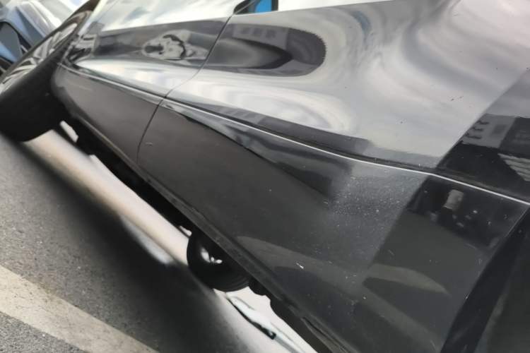 Used Wey VV5 2017 2.0T Ultra-Luxury Version Left Side Sill