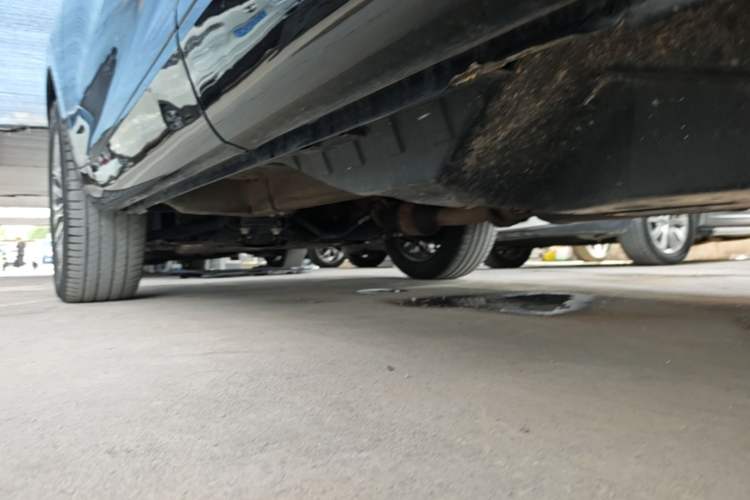 Used Wey VV5 2017 2.0T Ultra-Luxury Version Left Side Sill