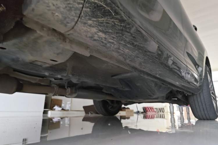Used Wey VV5 2017 2.0T Ultra-Luxury Version Left Side Sill