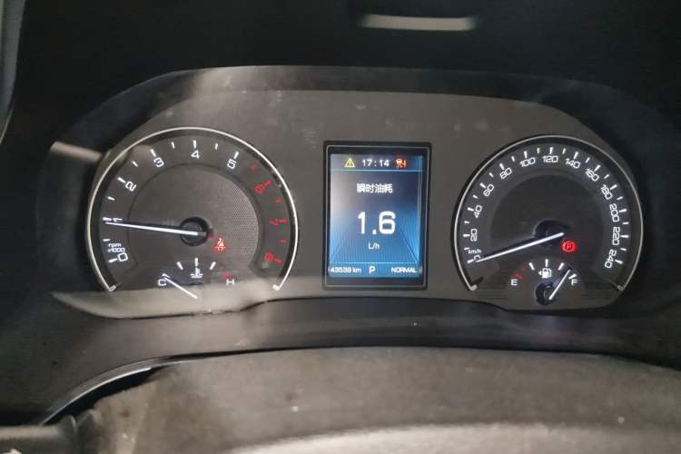 Used Wey VV5 2017 2.0T Ultra-Luxury Version Odometer Close Up
