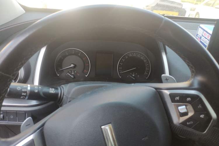 Used Wey VV5 2017 2.0T Ultra-Luxury Version Odometer Close Up