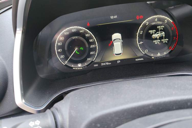 Used Wey VV5 2017 2.0T Flagship Edition Odometer Close Up