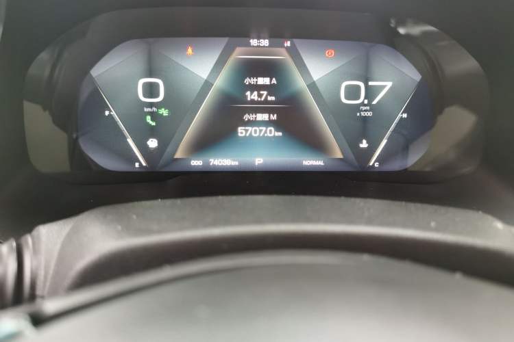 Used Wey VV5 2017 2.0T Flagship Edition Odometer Close Up