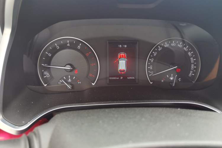 Used Wey VV5 2017 2.0T Ultra-Luxury Version Odometer Close Up