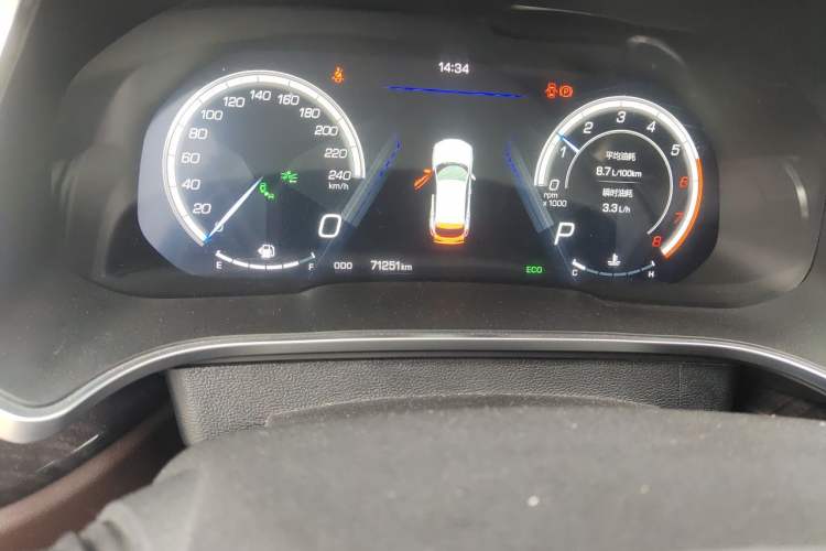 Used Wey VV5 2017 2.0T Flagship Edition Odometer Close Up
