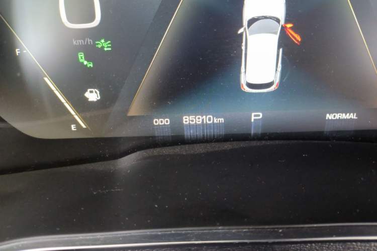 Used Wey VV5 2017 2.0T Flagship Edition Odometer Close Up