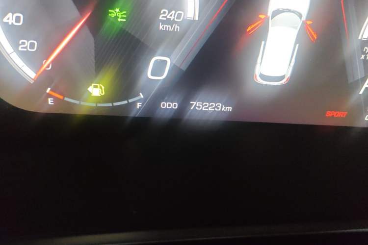 Used Wey VV5 2017 2.0T Flagship Edition Odometer Close Up