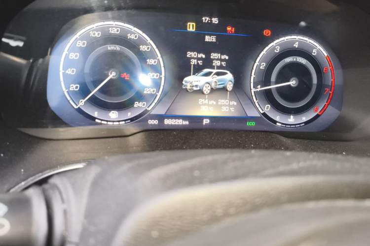 Used Wey VV5 2017 2.0T Flagship Edition Odometer Close Up