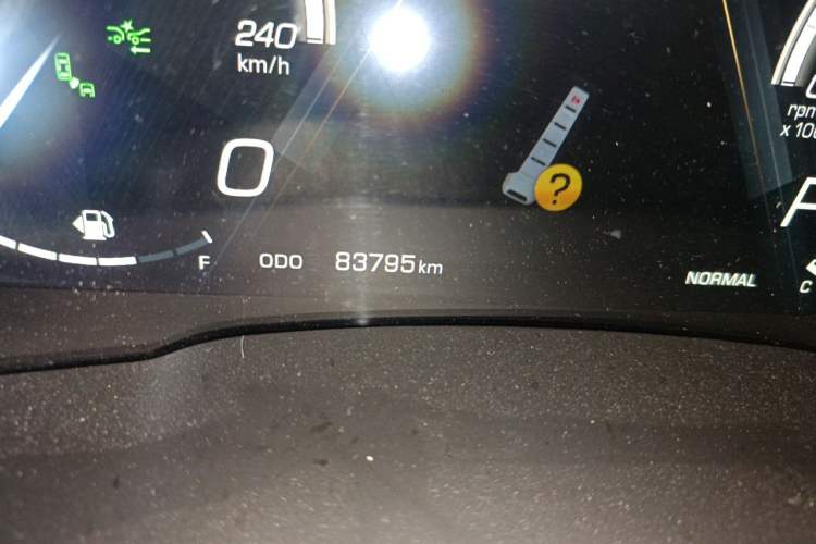 Used Wey VV5 2017 2.0T Flagship Edition Odometer Close Up