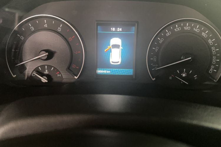 Used Wey VV5 2017 2.0T Ultra-Luxury Version Odometer Close Up