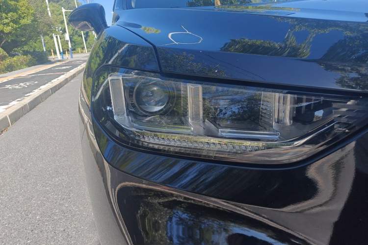 Used Wey VV5 2017 2.0T Flagship Edition Right Front Headlight