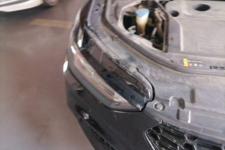 Used Wey VV5 2017 2.0T Flagship Edition Right Front Headlight