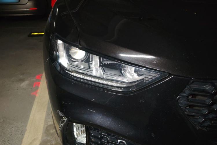 Used Wey VV5 2017 2.0T Ultra-Luxury Version Right Front Headlight
