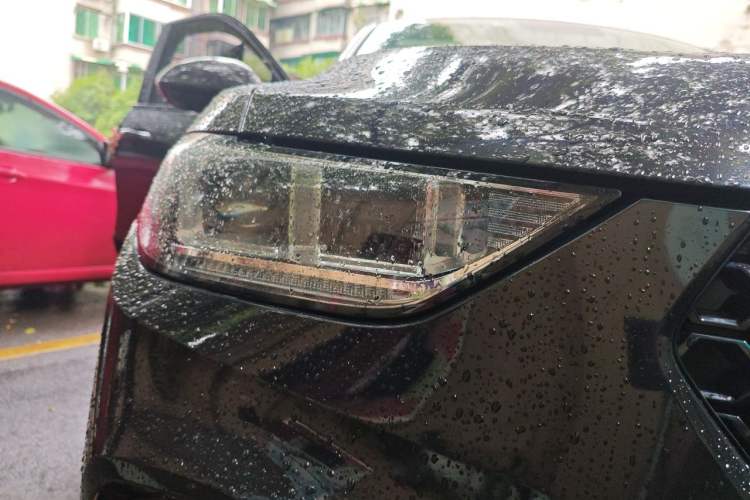 Used Wey VV5 2017 2.0T Ultra-Luxury Version Right Front Headlight