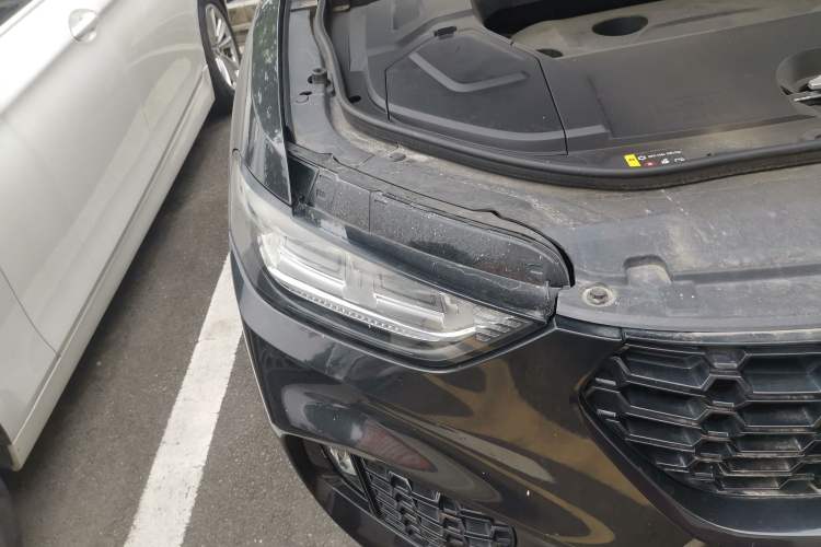Used Wey VV5 2017 2.0T Ultra-Luxury Version Right Front Headlight