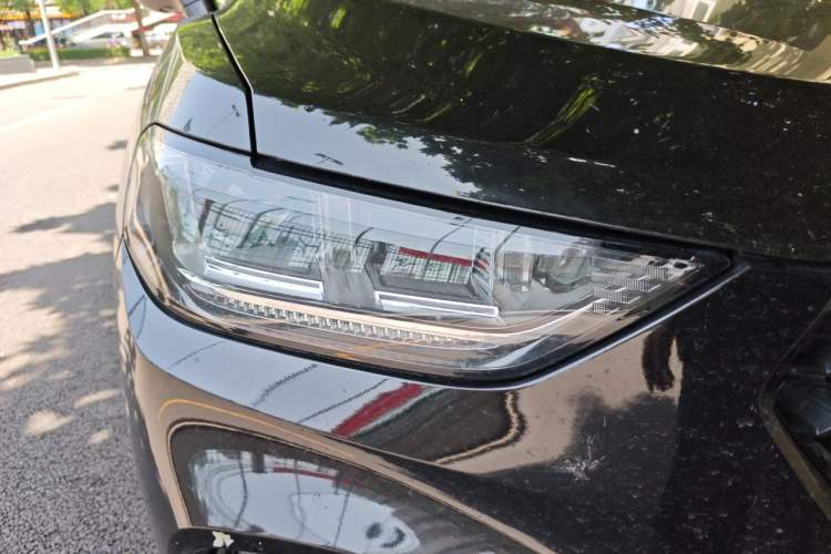 Used Wey VV5 2017 2.0T Ultra-Luxury Version Right Front Headlight