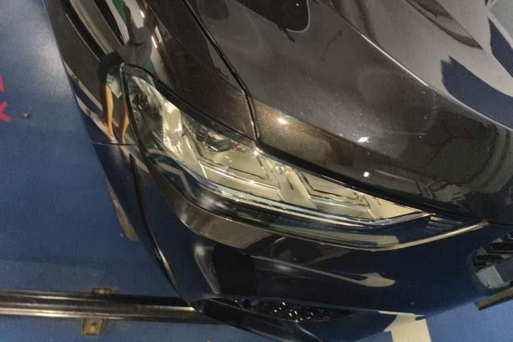 Used Wey VV5 2017 2.0T Flagship Edition Right Front Headlight