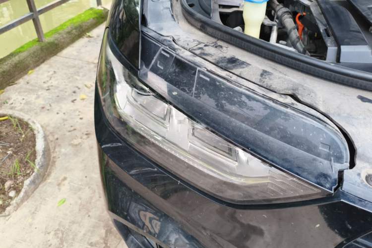 Used Wey VV5 2017 2.0T Flagship Edition Right Front Headlight