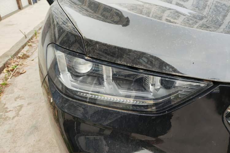 Used Wey VV5 2017 2.0T Ultra-Luxury Version Right Front Headlight