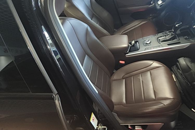Used Wey VV5 2017 2.0T Ultra-Luxury Version Right Front Seat