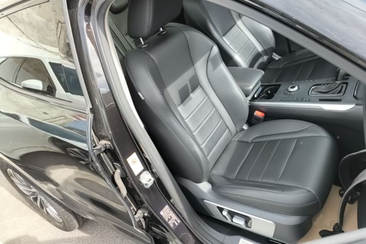 Used Wey VV5 2017 2.0T Ultra-Luxury Version Right Front Seat