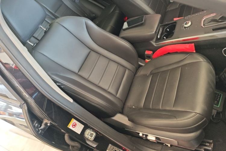 Used Wey VV5 2017 2.0T Ultra-Luxury Version Right Front Seat