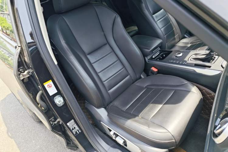 Used Wey VV5 2017 2.0T Ultra-Luxury Version Right Front Seat