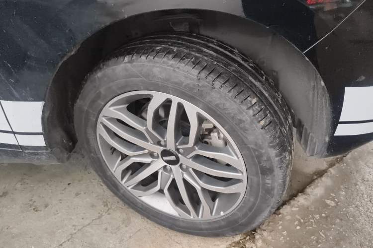 Used Wey VV5 2017 2.0T Ultra-Luxury Version Right Front Wheel Hub