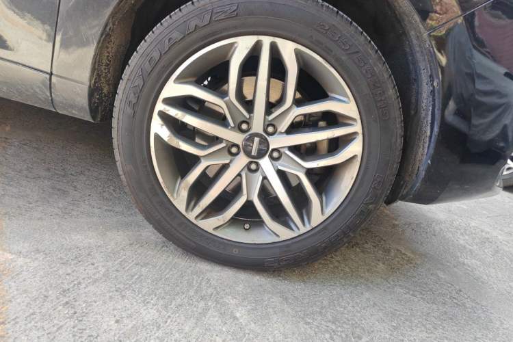 Used Wey VV5 2017 2.0T Ultra-Luxury Version Right Front Wheel Hub