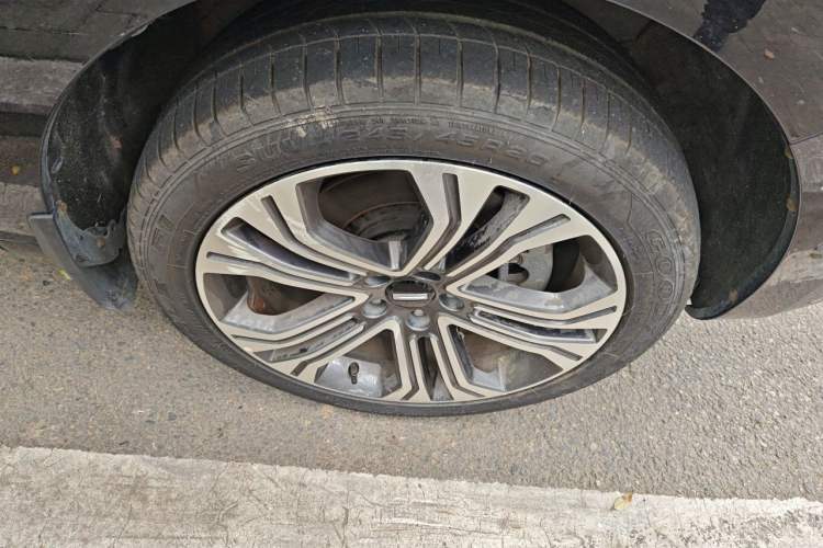 Used Wey VV5 2017 2.0T Flagship Edition Right Front Wheel Hub