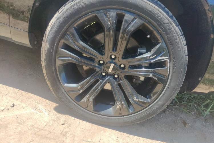 Used Wey VV5 2017 2.0T Flagship Edition Right Front Wheel Hub