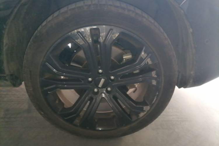 Used Wey VV5 2017 2.0T Flagship Edition Right Front Wheel Hub