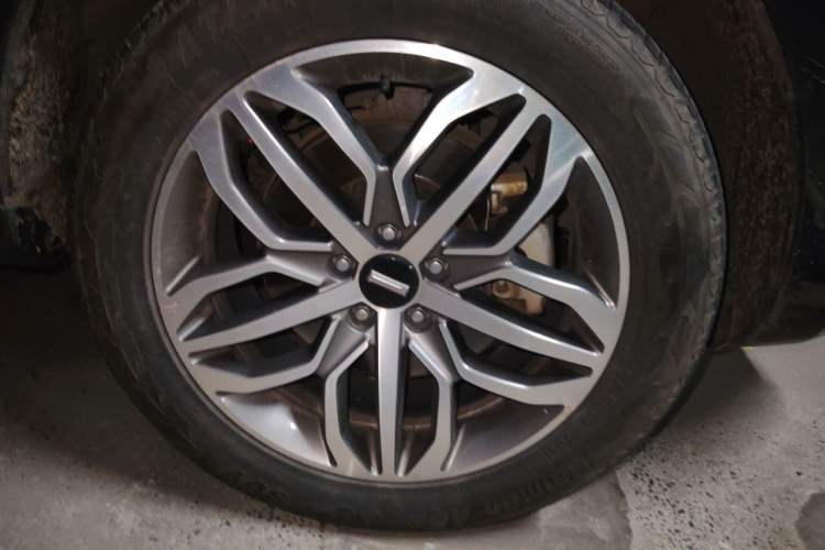 Used Wey VV5 2017 2.0T Ultra-Luxury Version Right Front Wheel Hub