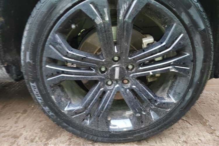 Used Wey VV5 2017 2.0T Flagship Edition Right Front Wheel Hub