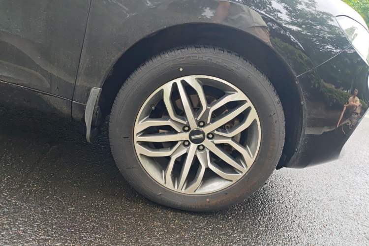 Used Wey VV5 2017 2.0T Ultra-Luxury Version Right Front Wheel Hub