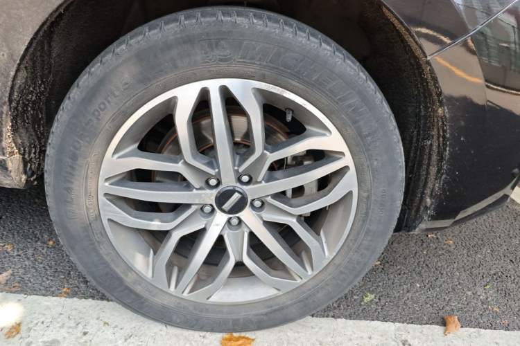 Used Wey VV5 2017 2.0T Ultra-Luxury Version Right Front Wheel Hub