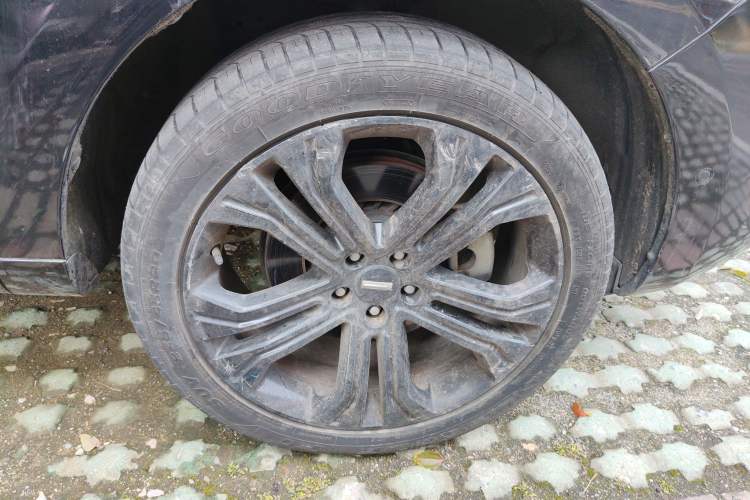 Used Wey VV5 2017 2.0T Flagship Edition Right Front Wheel Hub