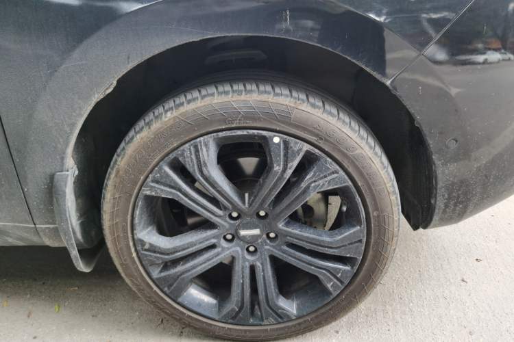 Used Wey VV5 2017 2.0T Flagship Edition Right Front Wheel Hub
