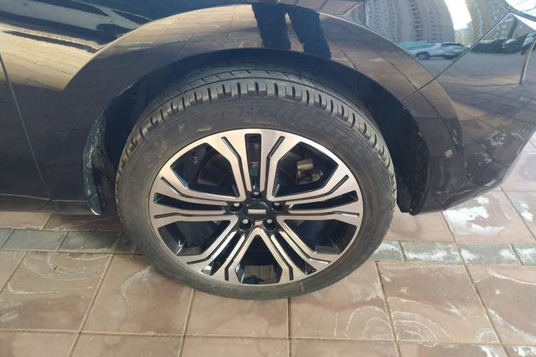 Used Wey VV5 2017 2.0T Flagship Edition Right Front Wheel Hub