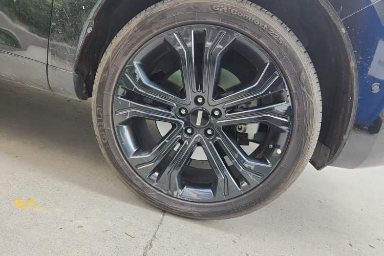 Used Wey VV5 2017 2.0T Flagship Edition Right Front Wheel Hub