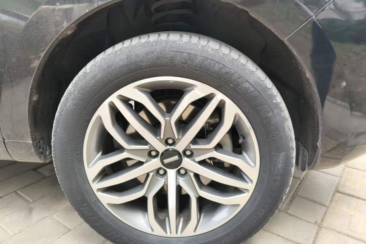 Used Wey VV5 2017 2.0T Ultra-Luxury Version Right Front Wheel Hub