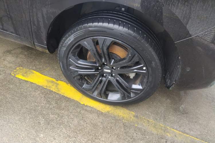 Used Wey VV5 2017 2.0T Flagship Edition Right Front Wheel Hub