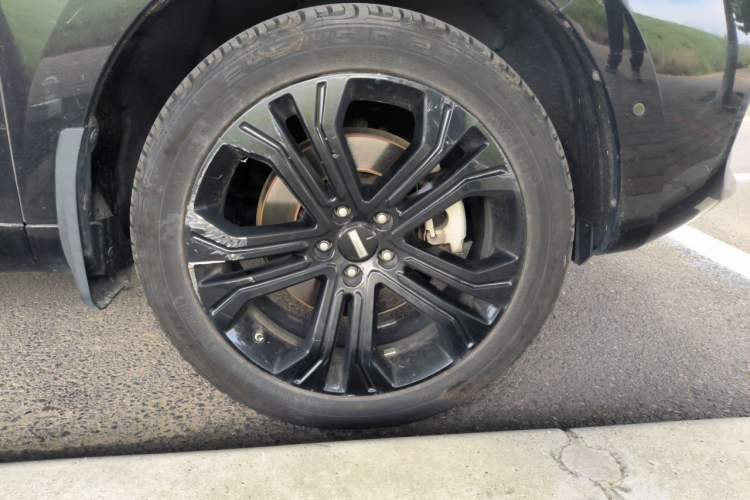 Used Wey VV5 2017 2.0T Flagship Edition Right Front Wheel Hub