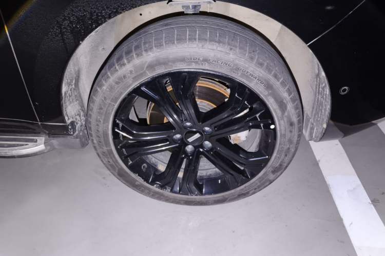 Used Wey VV5 2017 2.0T Flagship Edition Right Front Wheel Hub